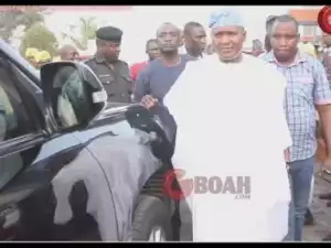 Video: Billionaires wedding! Dangote Almost Mobbed By People As He Steps Out To His Expensive Car At Oyekan Elegushi